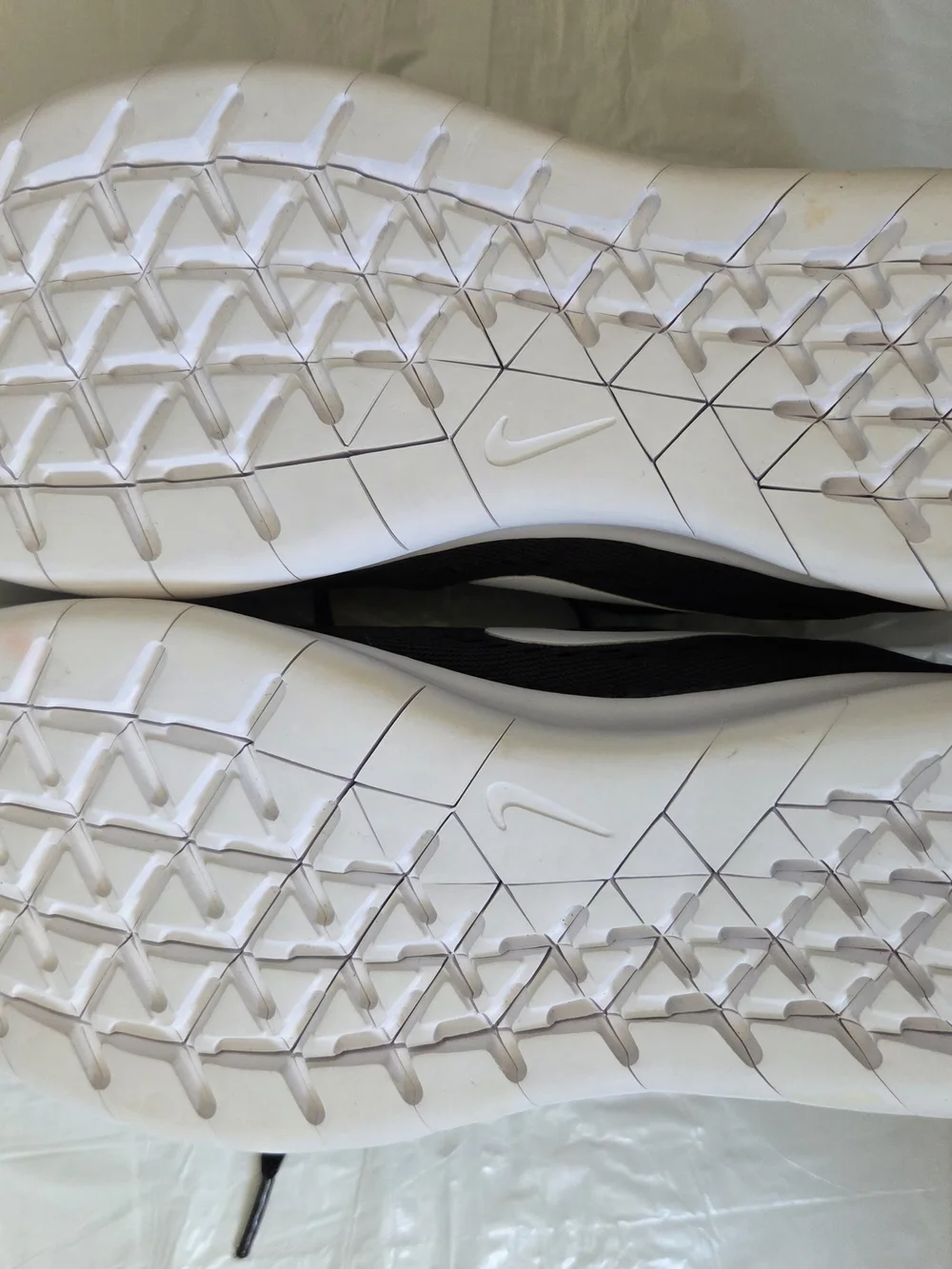 Nike Free RN 2016 Black White Volt Run Natural